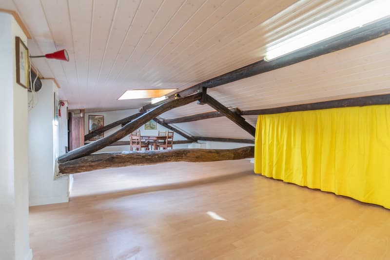 SPLENDIDA CASA DI 3.5 LOCALI CON TERRAZZE A PONTE TRESA (11)