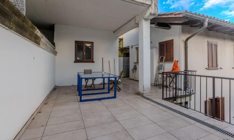 CASA 4.5 LOCALI CON MONOLOCALE ANNESSO E VISTA A TORRICELLA (9)