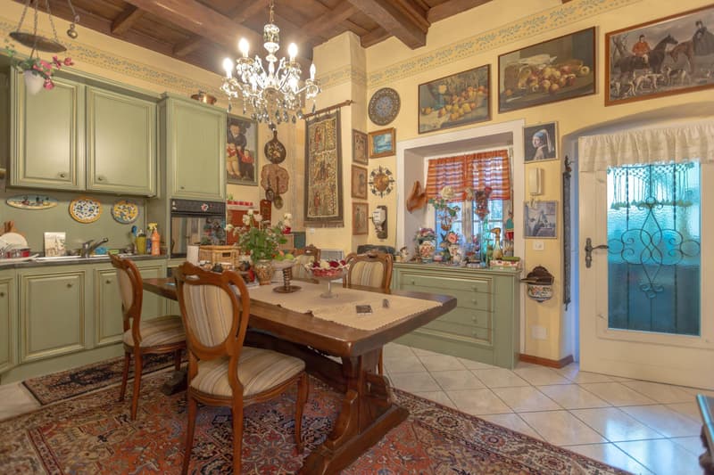 ROMANTICA VILLA STORICA 6.5 LOCALI CON CORTE A BRISSAGO (3)