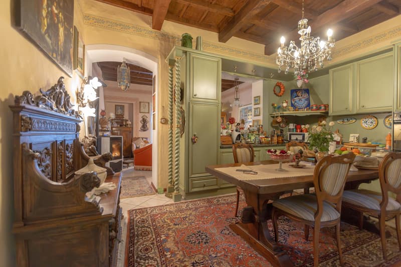 ROMANTICA VILLA STORICA 6.5 LOCALI CON CORTE A BRISSAGO (2)