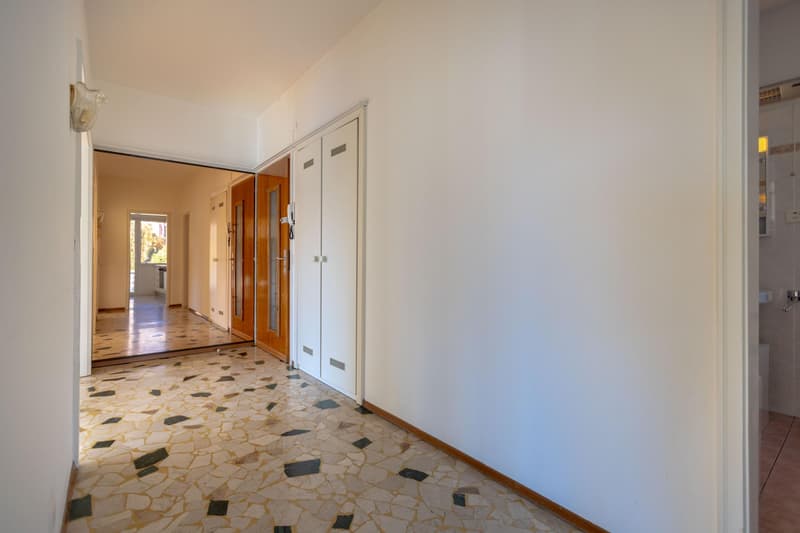 SPAZIOSO 3.5 LOCALI PIANO ALTO CON VISTA APERTA A CHIASSO (10)