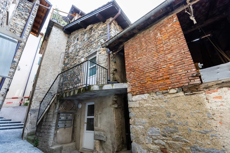 AMPIA CASA DI NUCLEO CON 4 APPARTAMENTI RINNOVATI A SONVICO (7)