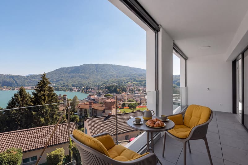 ESCLUSIVO E NUOVO ATTICO 3.5 LOCALI VISTA LAGO A PONTE TRESA (2)