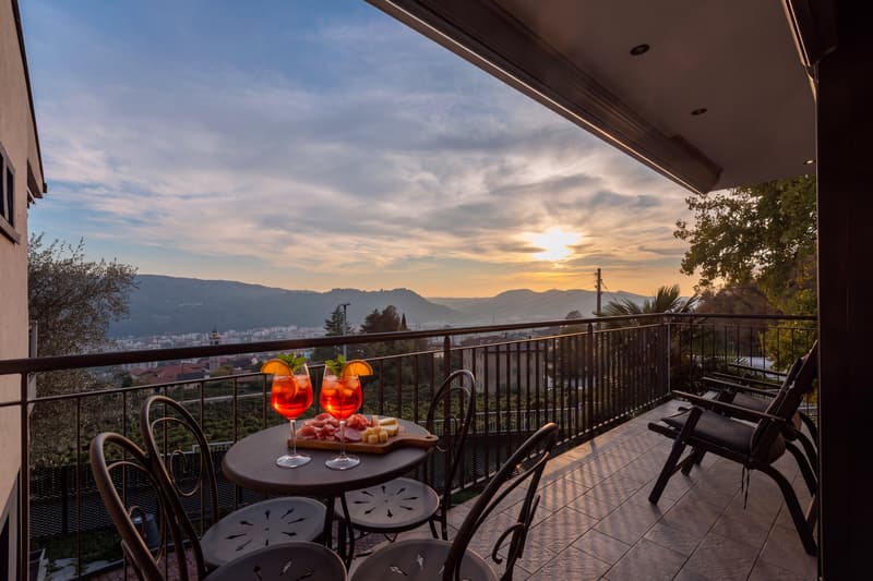 VILLA INDIPENDENTE RISTRUTTURATA CON VISTA APERTA A VACALLO (5)
