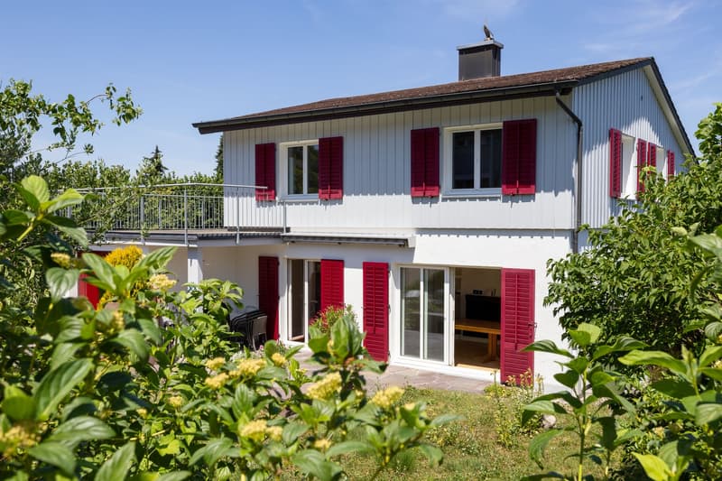 Einfamilienhaus mit Umschwung und unverbauter Nachbarsparzellen zu vermieten (2)