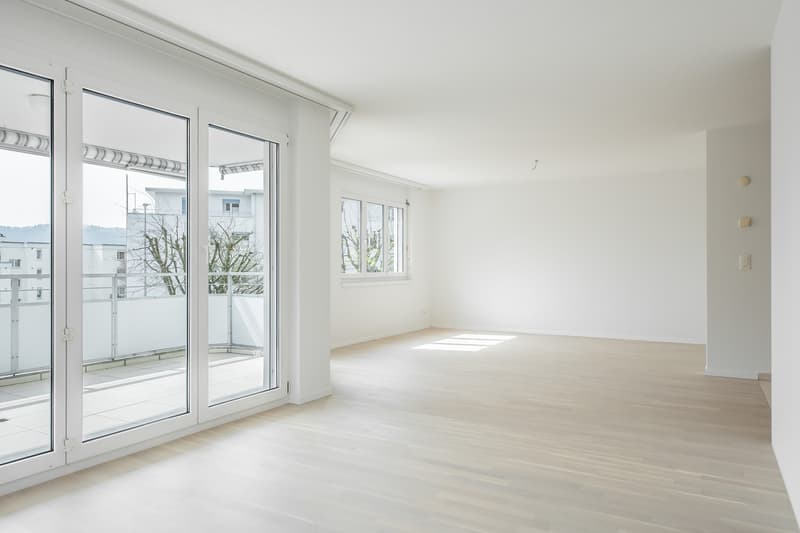 Helle Wohnung mit grossem Sonnenbalkon an zentraler Wohnlage (4)