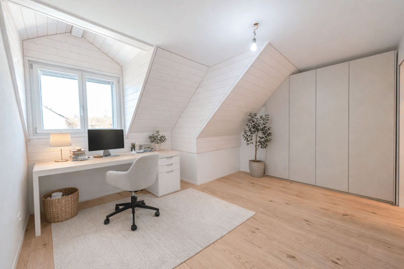 Charming 4.5-room attic maisonette with two sunny balconies (4)