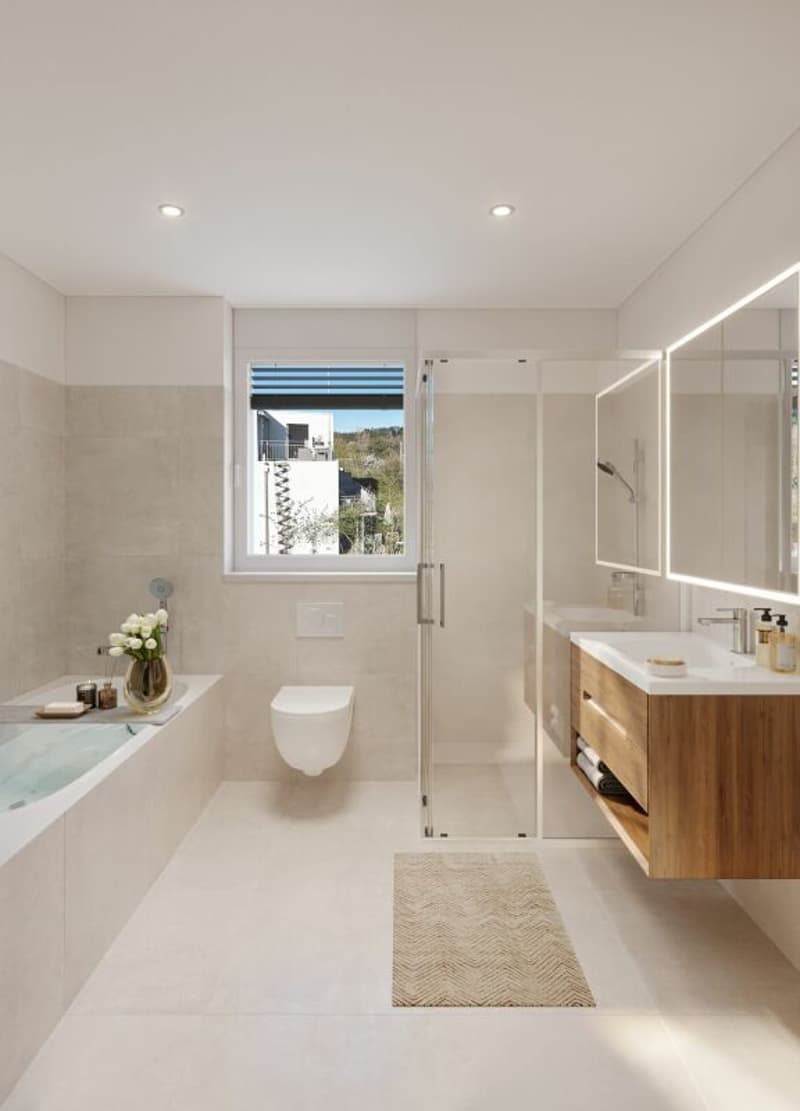 Badezimmer mit Dusche im OG