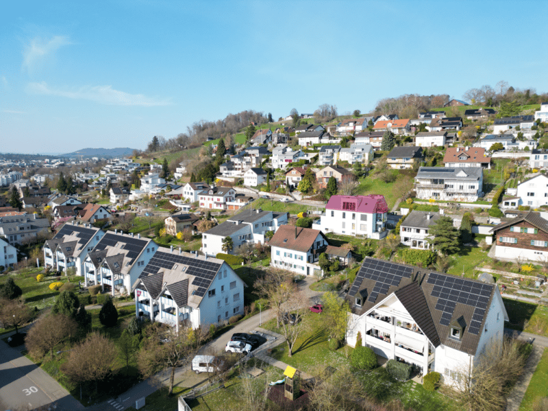 Grosszügiges Wohnen mit Weitblick über Bachenbülach (13)