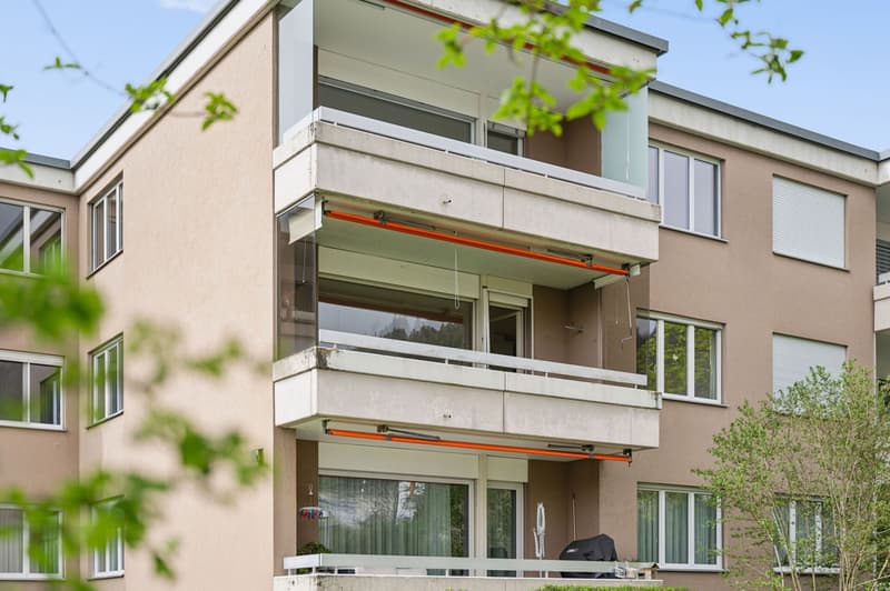 Gestalten Sie Ihr Zuhause: Sonnige 4.5 Zimmer Eigentumswohnung in Bolligen (2)