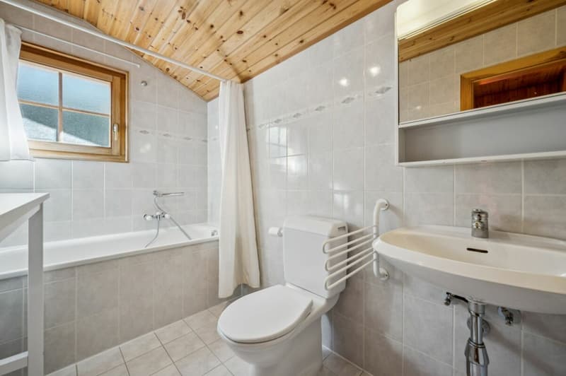 Badezimmer mit Badewanne