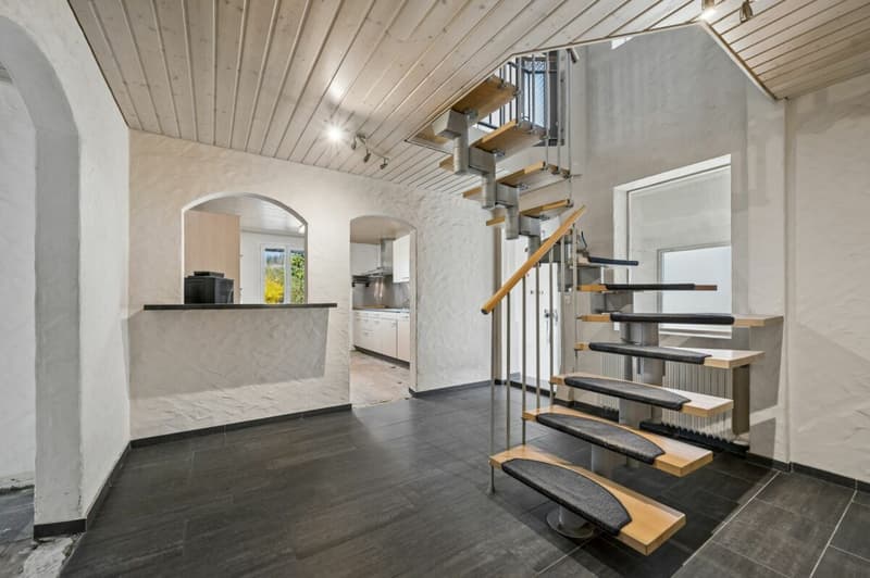 Flur mit offener Treppe