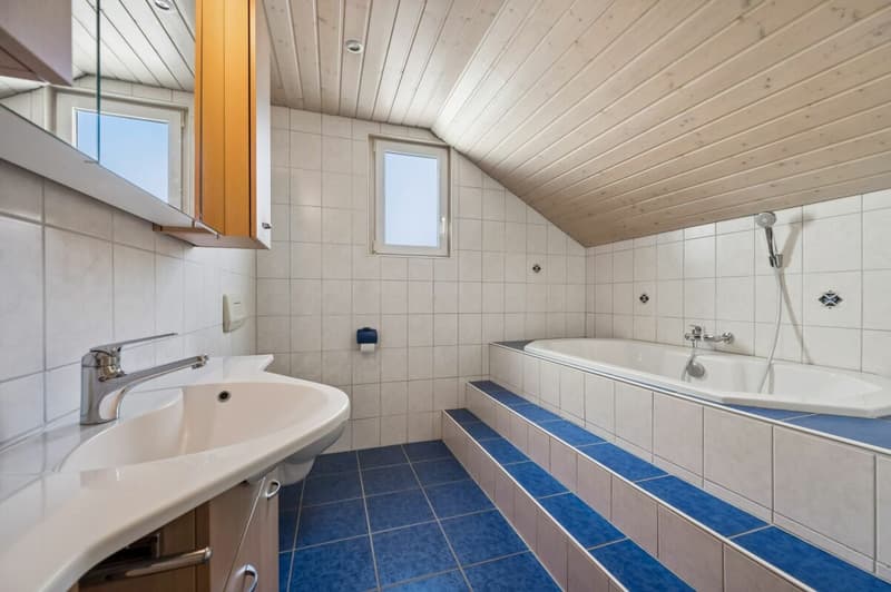 Helles Badezimmer