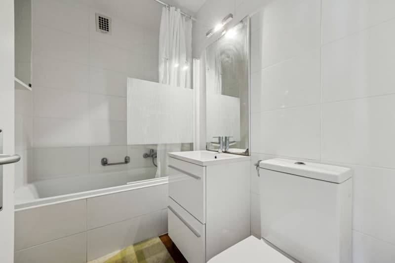 Badezimmer mit Badewanne
