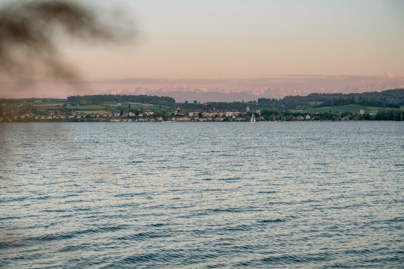 Aussicht auf Murten und die Berge