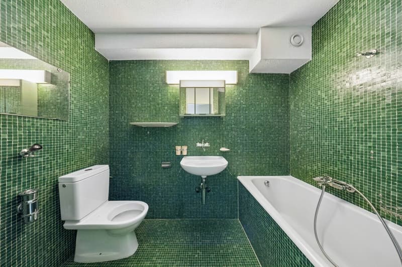 Badezimmer mit Badewanne