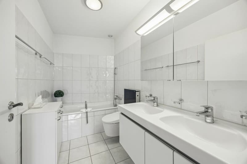 Badezimmer mit Badewanne