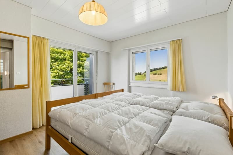Helles Zimmer mit Aussicht ins Grüne