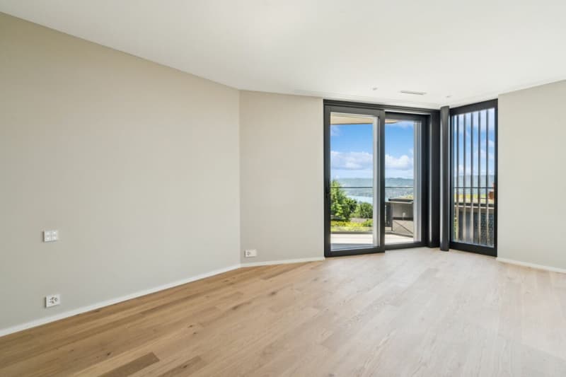 Masterbedroom mit Balkonzugang