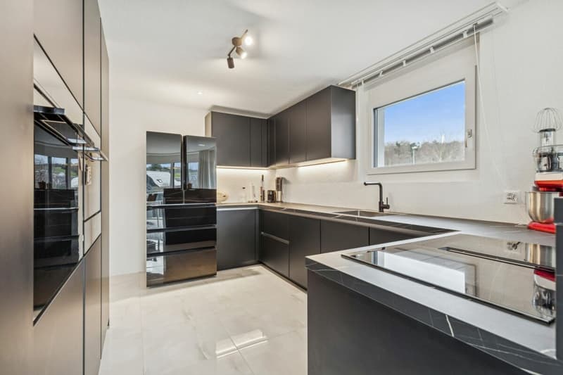 Moderne 5.5-Zimmer-Etagenwohnung mit Stil und Komfort (5)