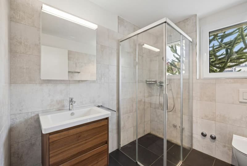 Badezimmer mit Dusche