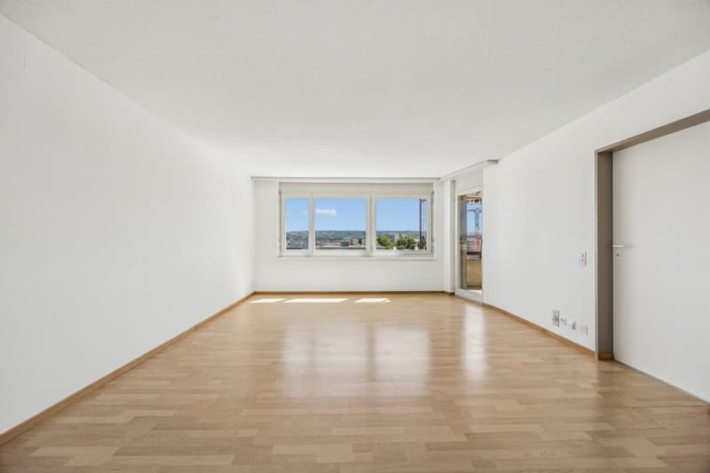 Offenes Wohnzimmer mit schöner Weitsicht