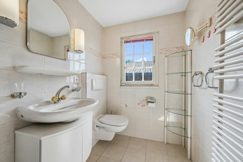Badezimmer mit Dusche