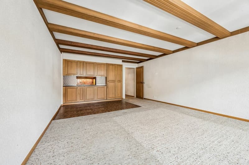 Wohn- und Esszimmer mit Küche