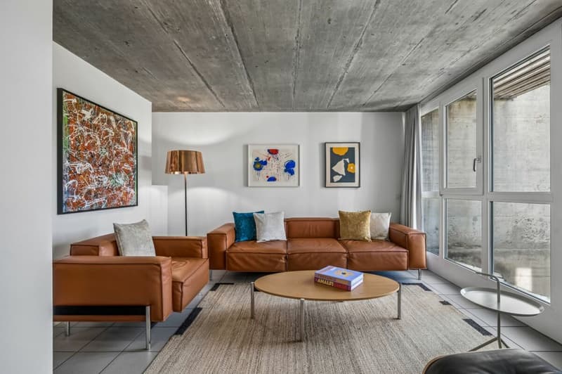 Wohnzimmer mit Blick ins Quartier