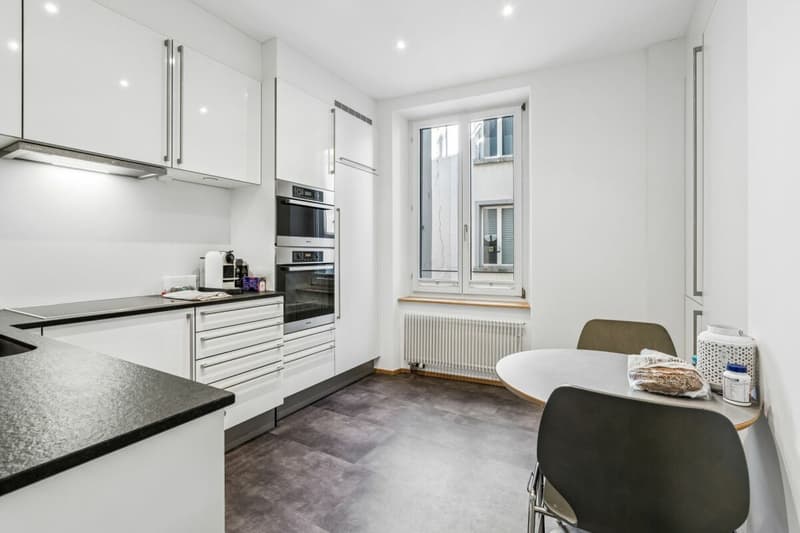 Moderne, helle Küche