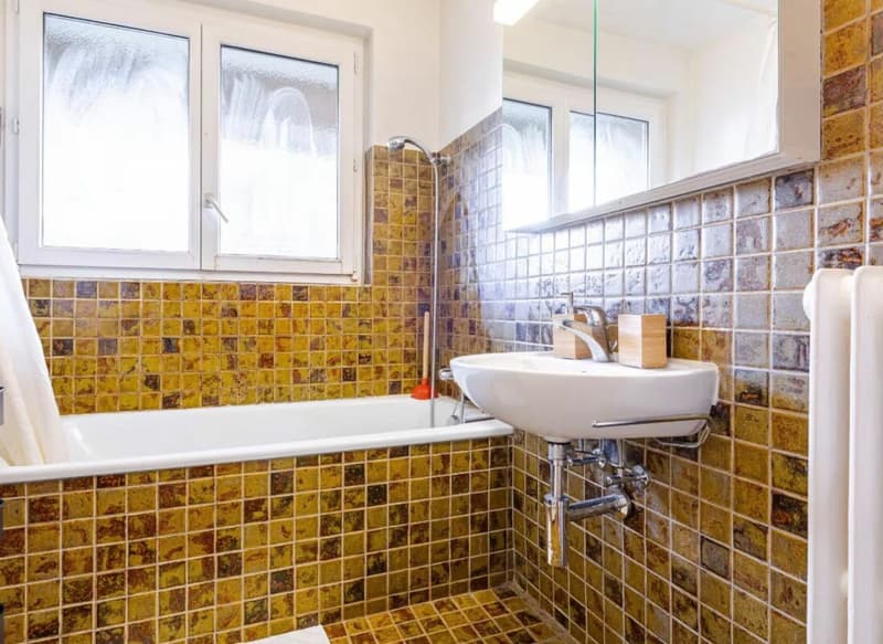 Badezimmer mit Badewanne