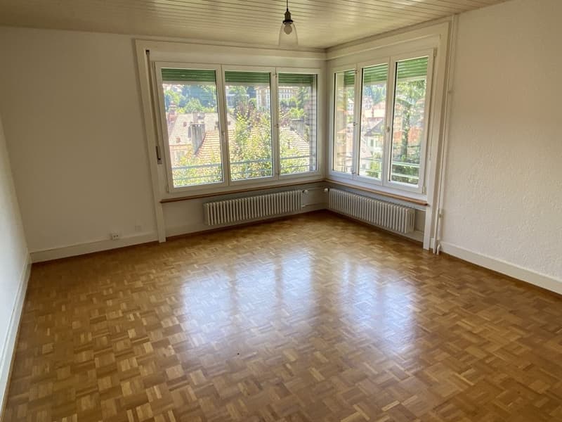 Spacieux appartement de 4 pièces avec vue au Locle (2)