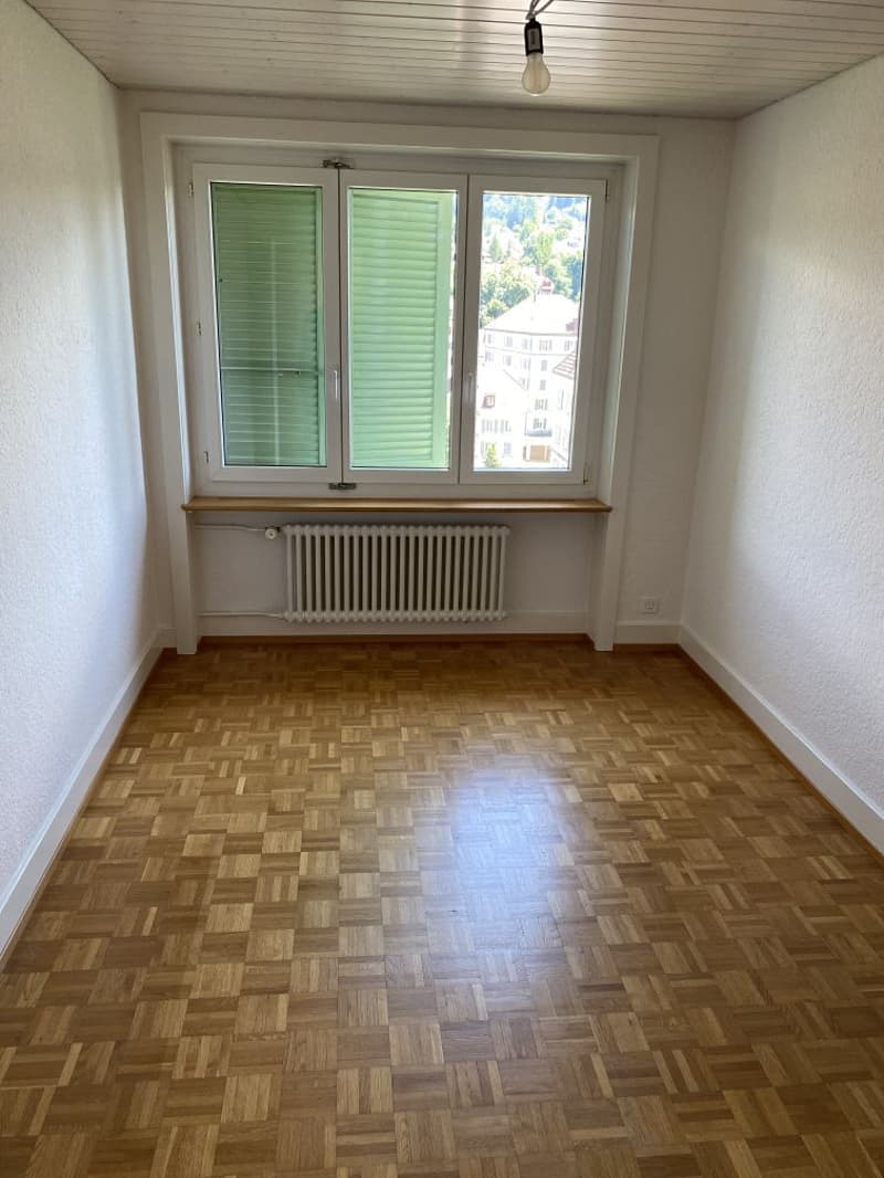 Spacieux appartement de 4 pièces avec vue au Locle (5)