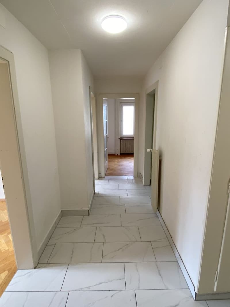 Spacieux appartement de 4 pièces avec vue au Locle (7)