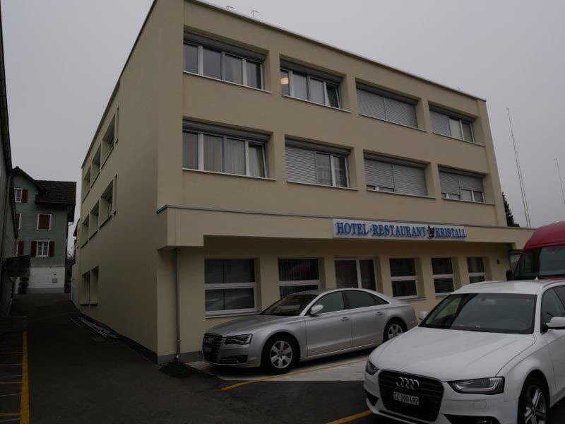 Affordable and furnished hotel room for rent (5)