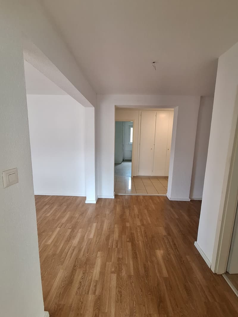 Spacieux appartement 4.5 pièces avec balcon au Locle (6)