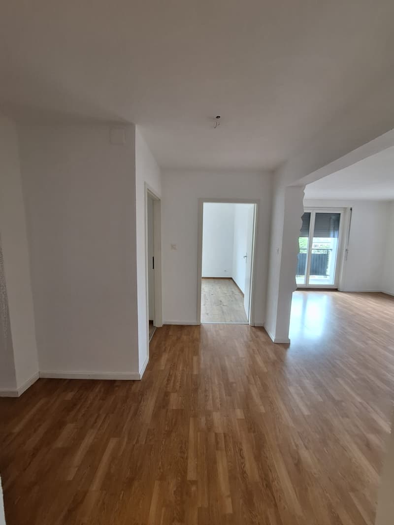Spacieux appartement 4.5 pièces avec balcon au Locle (5)