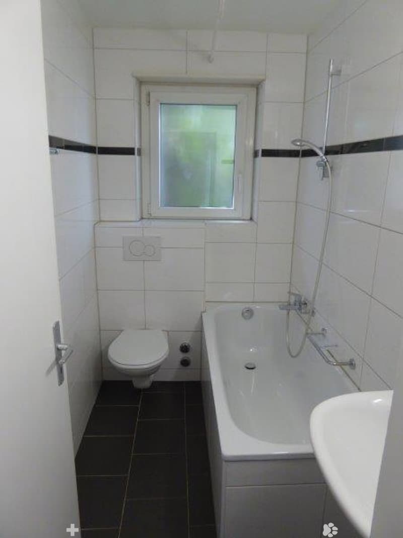 Gemütliche 2-Zimmer-Erdgeschosswohnung mit Balkon in Biel/Bienne (6)