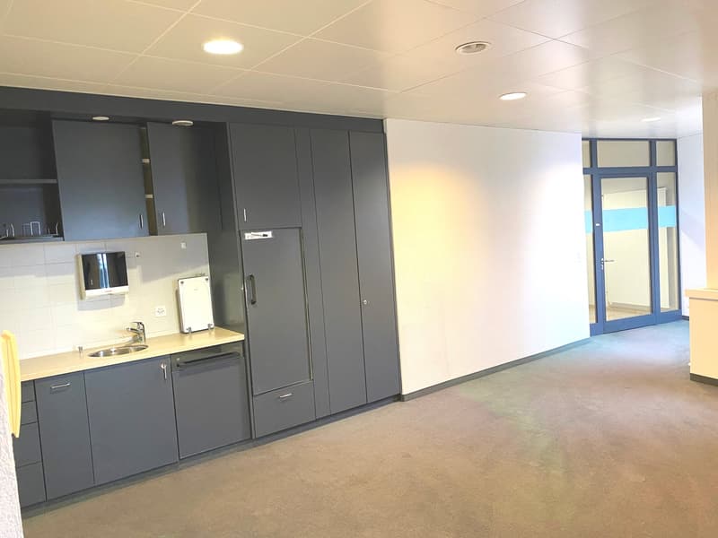 Espaces de bureau et de stockage modernes à Glattbrugg - en face de la gare de Glattbrugg (13)
