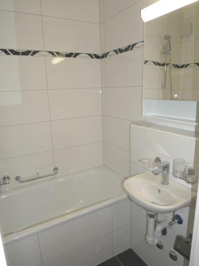 Renovierte 2-Zimmer-Wohnung mit Balkon (7)