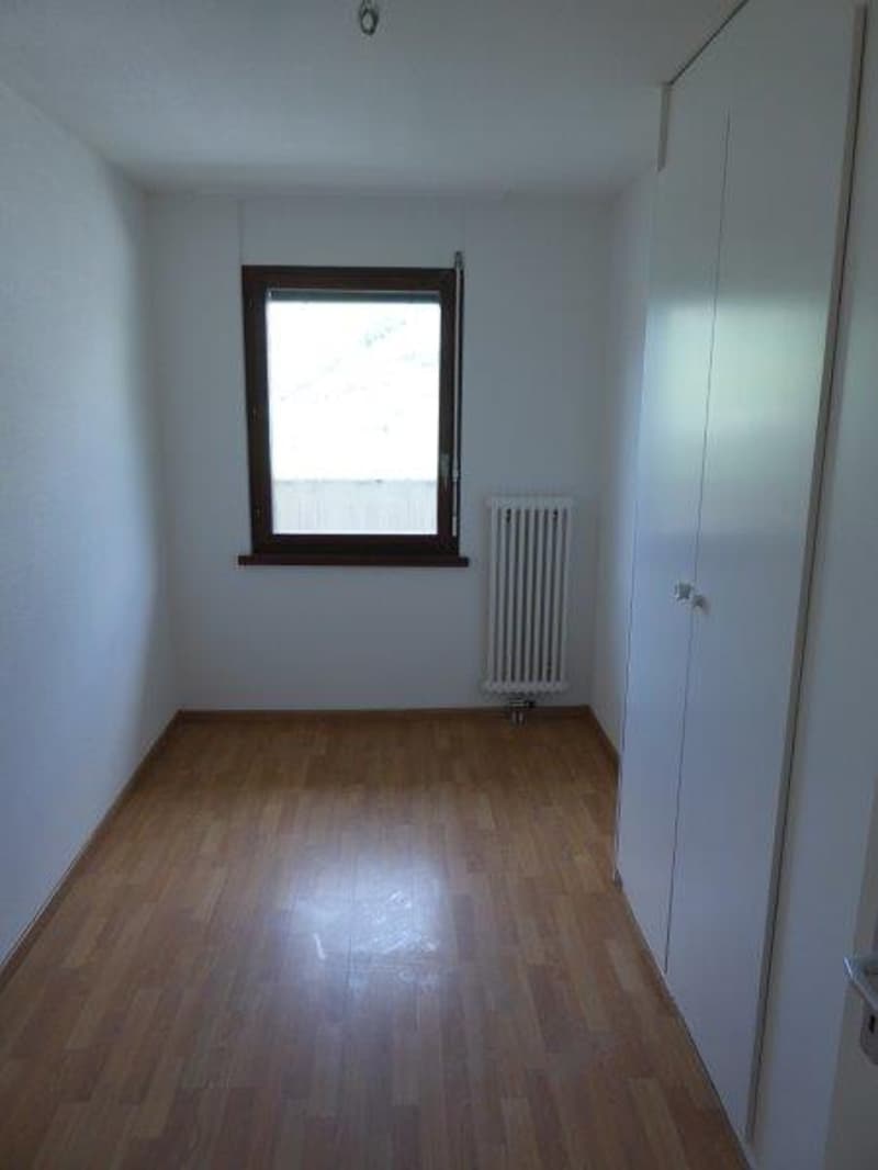 Spacieux appartement de 4 pièces avec balcon et garage à Sierre (8)