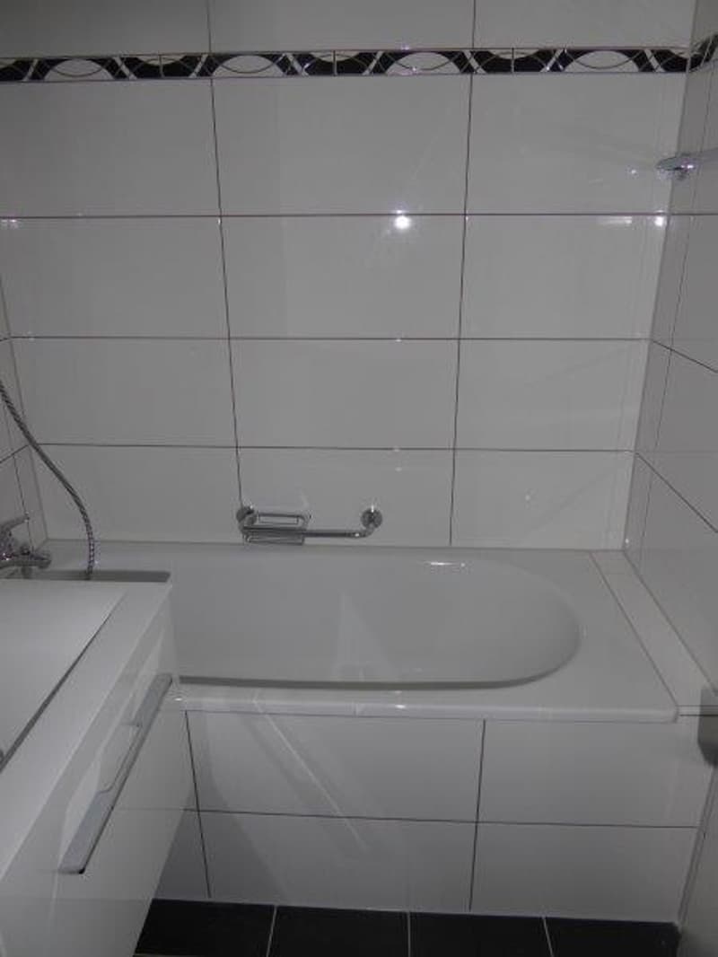 Spacieux appartement de 4 pièces avec balcon et garage à Sierre (14)