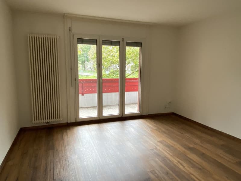 Moderno appartamento 3.5 locali con balcone e vista panoramica a Biasca (6)
