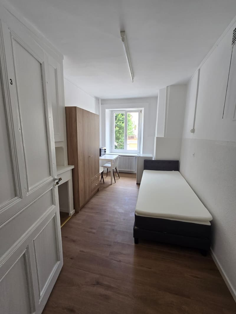 Chambre meublée calme et lumineuse à La Chaux-de-Fonds (6)