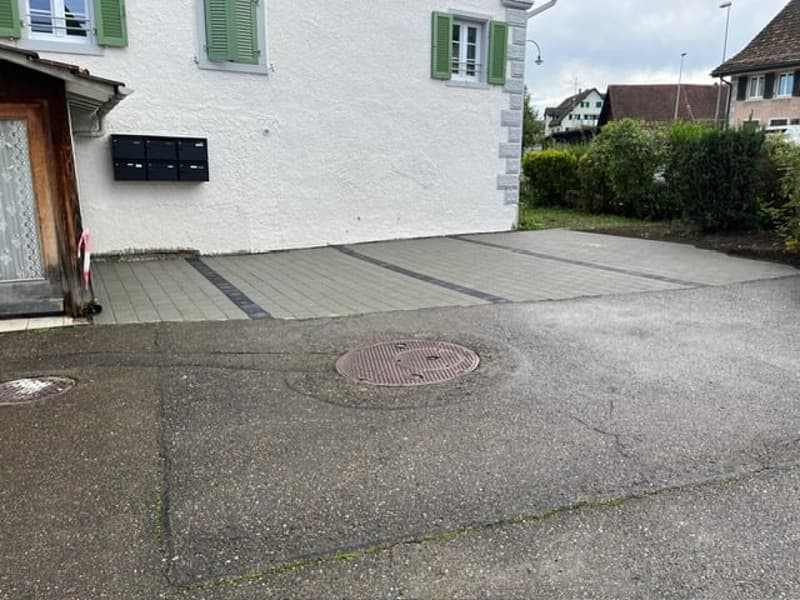 Parkplätze zu vermieten in Grüningen (4)