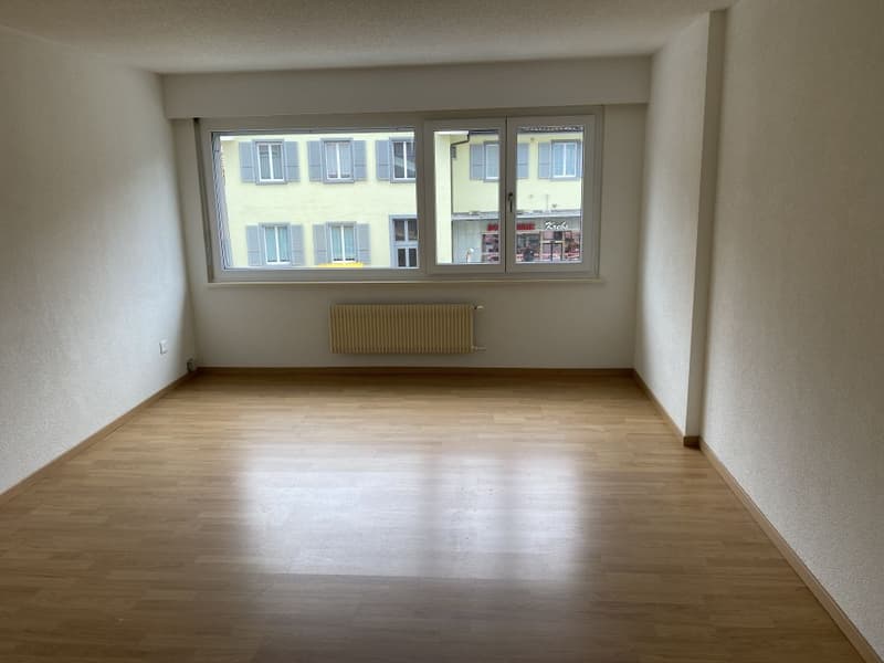 Charmant appartement 2.5 pièces avec balcon à Bévilard (3)