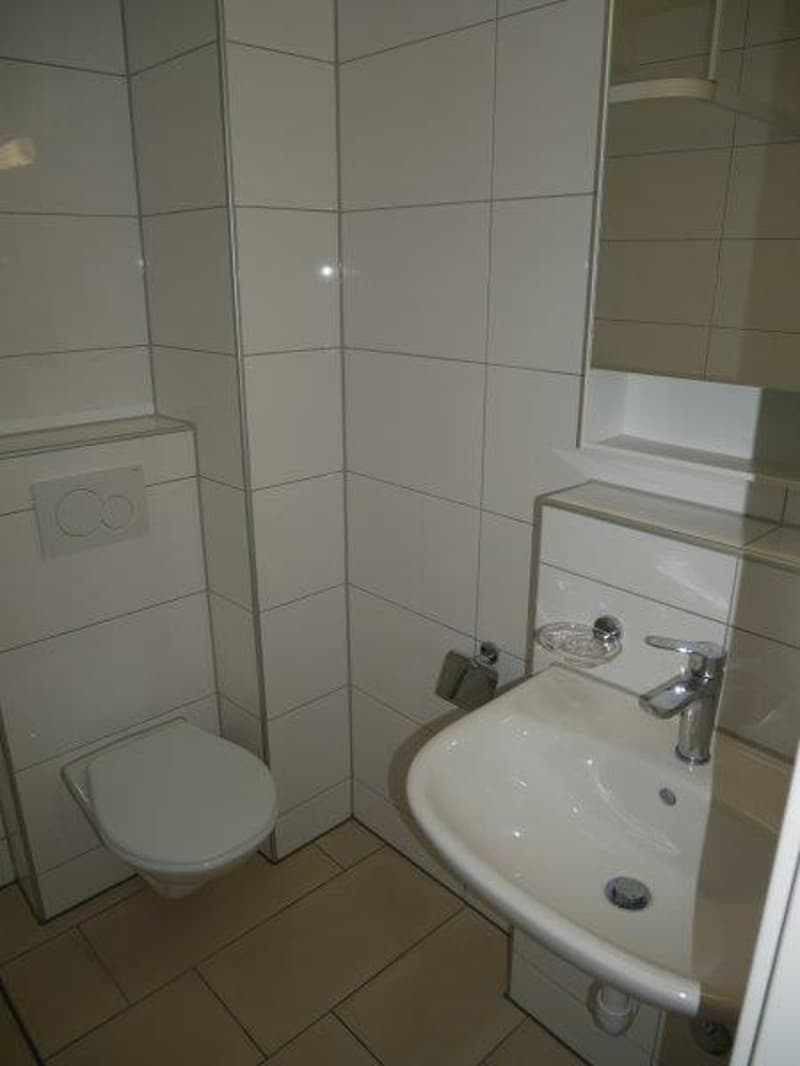 Charmant appartement de 1.5 pièces avec balcon à La Chaux-de-Fonds (4)