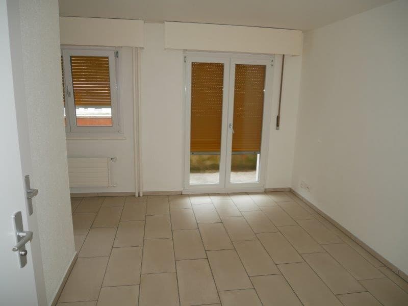Charmant appartement de 1.5 pièces avec balcon à La Chaux-de-Fonds (2)