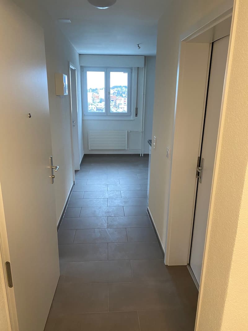 Appartement lumineux de 3 pièces avec balcon au 6ème étage – La Chaux-de-Fonds (5)