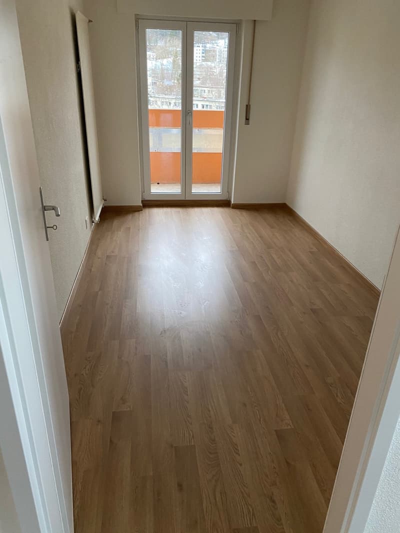 Appartement lumineux de 3 pièces avec balcon au 6ème étage – La Chaux-de-Fonds (3)